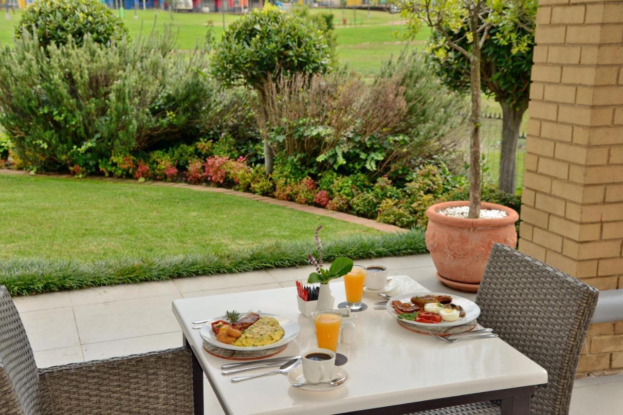 City Lodge Hotel Eastgate 요하네스버그 외부 사진